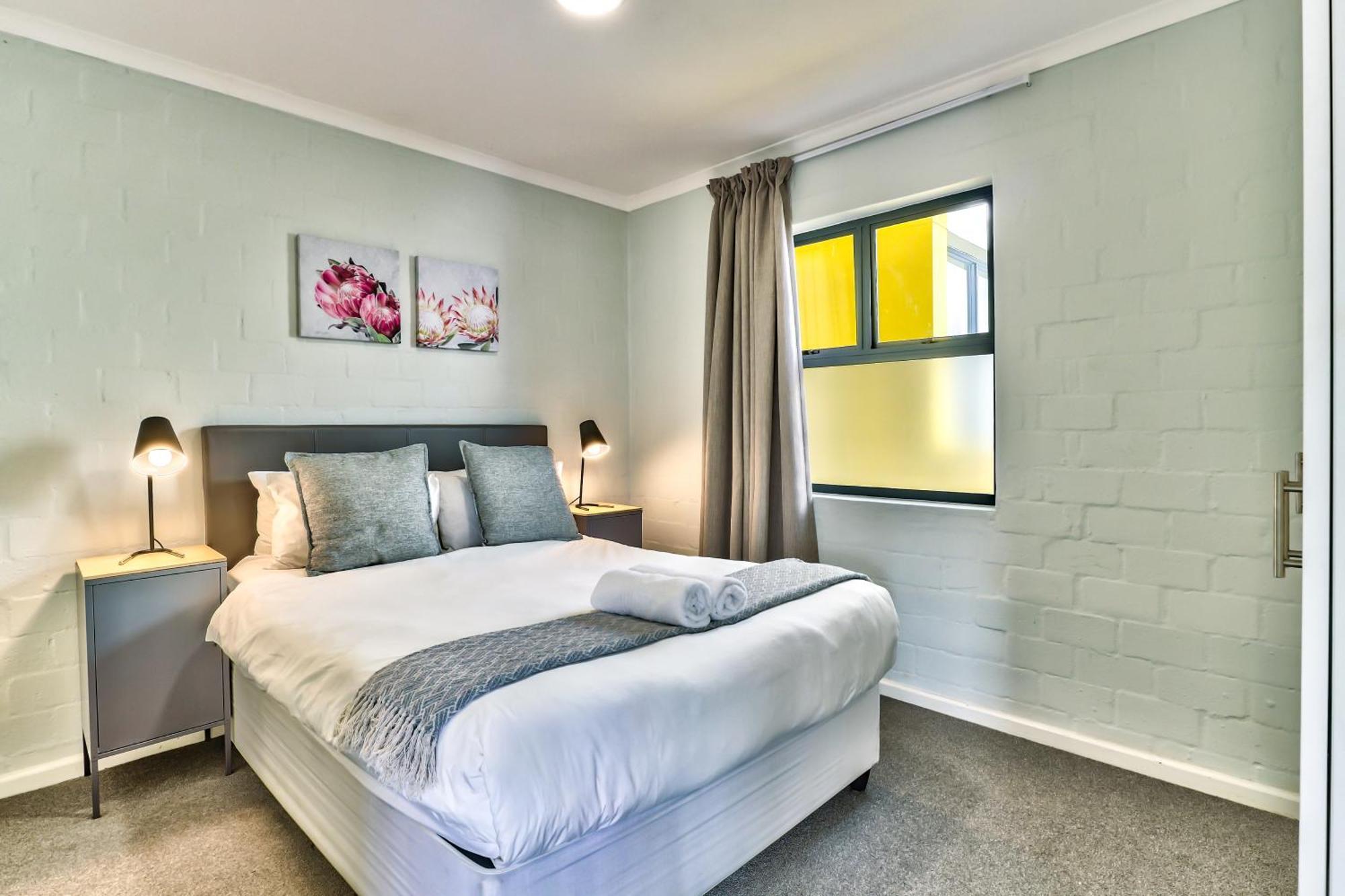 Wink Eaton Square Hotel 3*